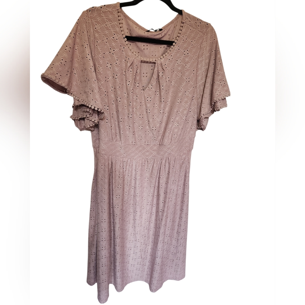 Bloomchic NWT sz 18-20 Eyelet keyhole flutter sleeve dress